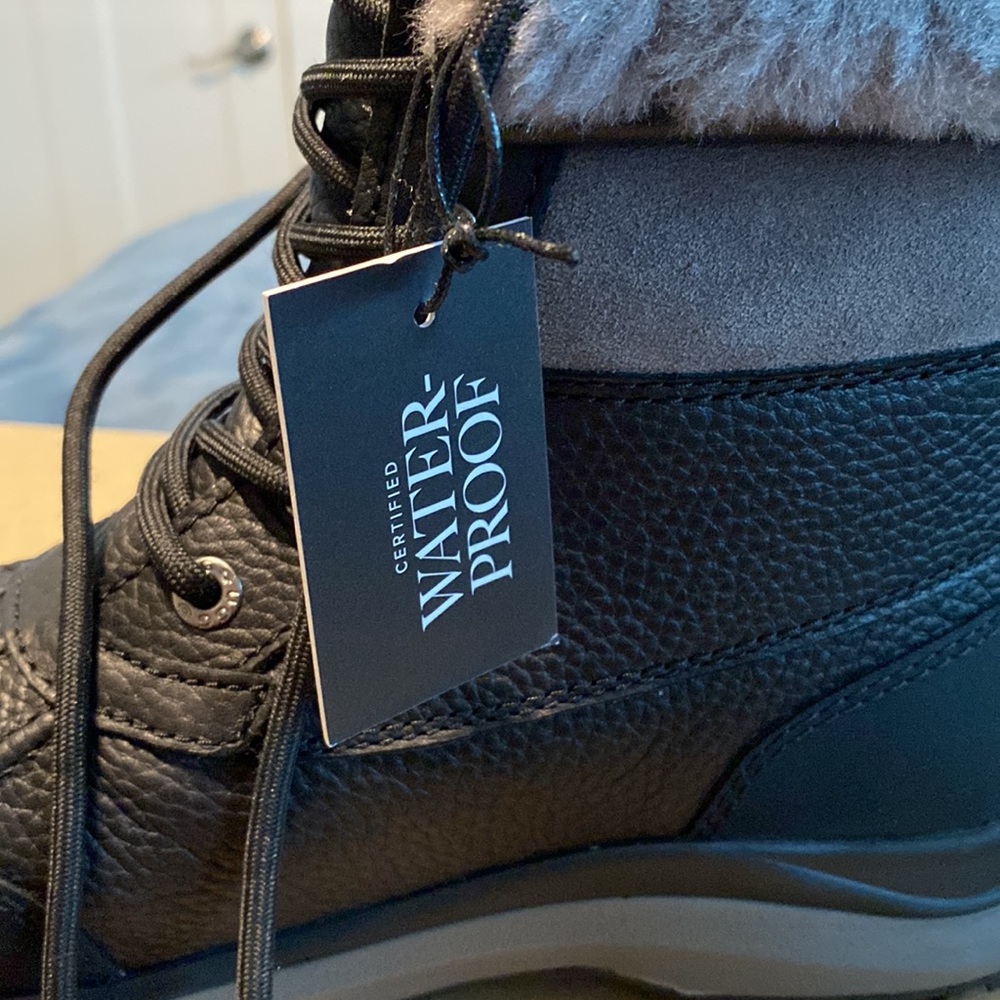 NIB UGG Water Proof Boots w/Faux Fur - Size 7.5 - Picture 9 of 14